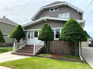 1615 Columbus St, Manitowoc, WI 54220