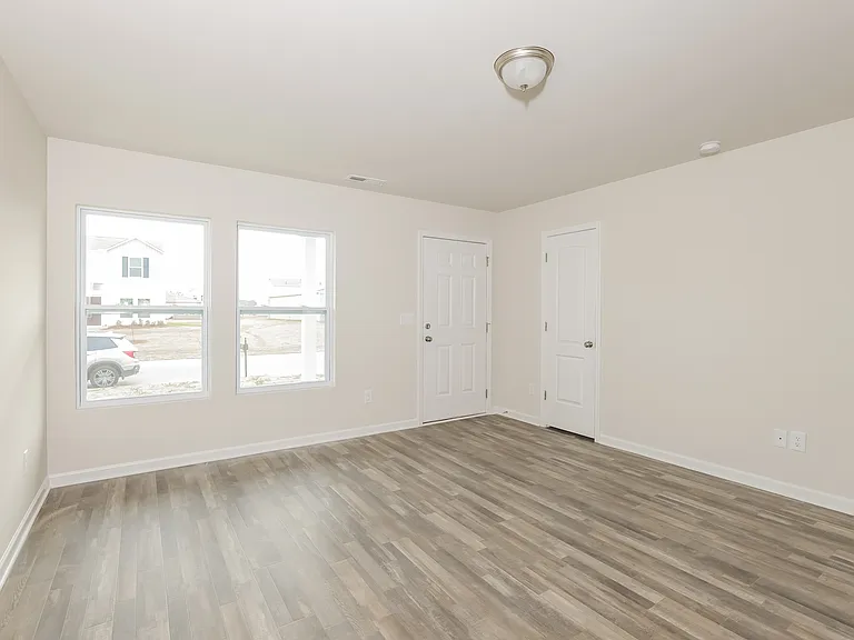 1265 Zoysia Dr — Photo 4