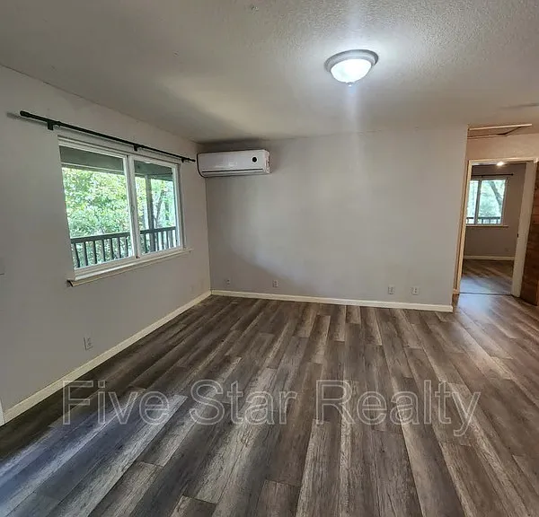 12896 Rices Crossing Rd #A — Photo 14
