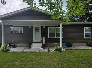 501 E Broadway St, Steeleville, IL 62288
