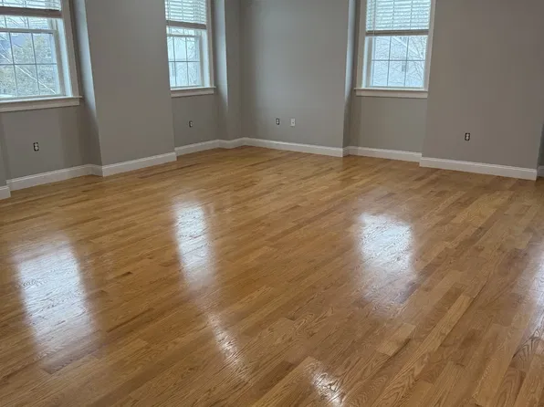 2 French Ave APT 205, Braintree, MA 02184