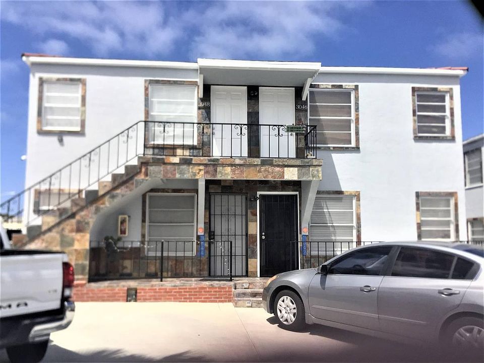 1st image of 3042 Emerson St