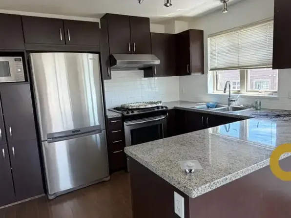 3110 Dayanee Springs Blvd #404, Coquitlam, BC V3E 0B4