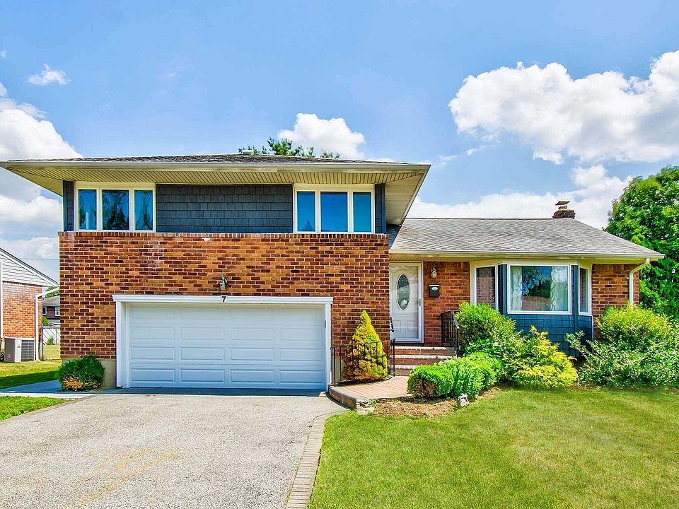 1st image of 7 Aster Dr