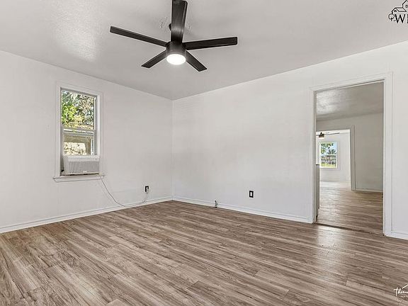 2nd image of 712 W 3rd St