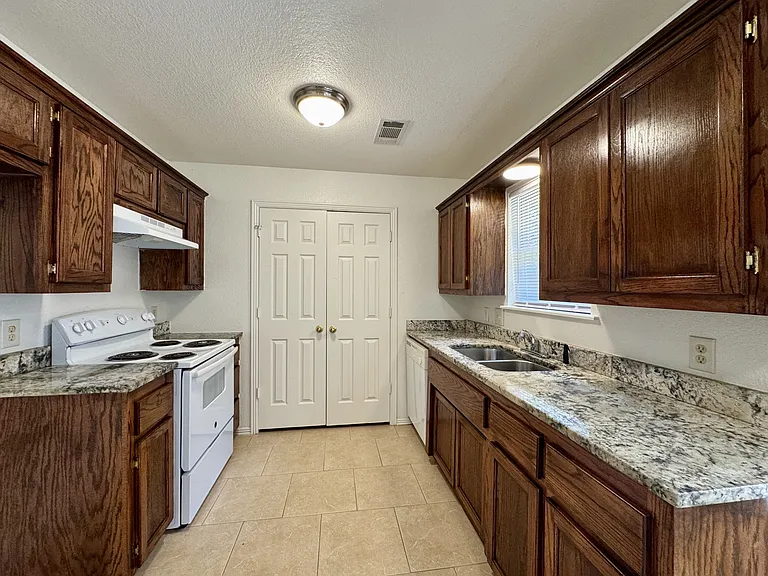 128 Lanita Dr — Photo 11