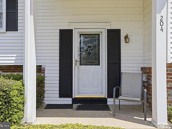 5th image of 204 Mildred Ct