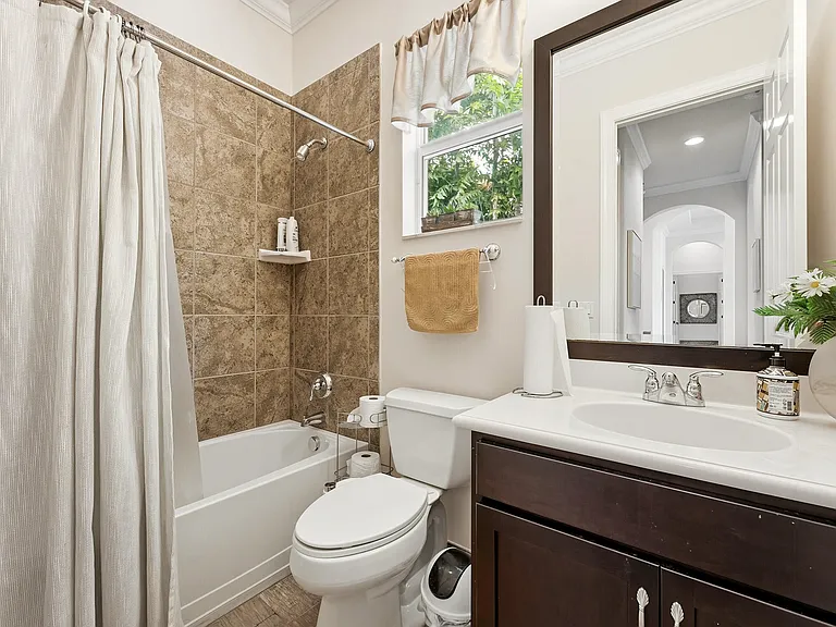 851 Edgebrook Ln — Photo 24