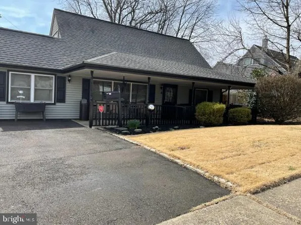 38 Canal Rd, Levittown, PA 19057