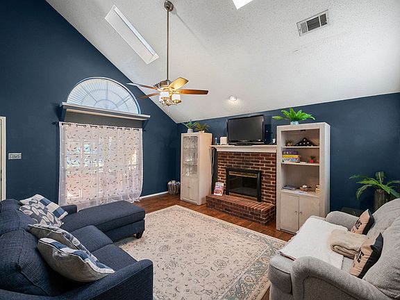 5th image of 1608 Pacific Pl
