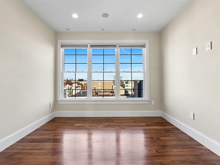 99 D St #PENTHOUSE — Photo 19