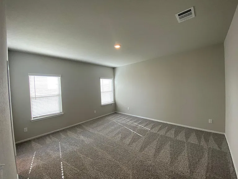 2445 Ayers Dr — Photo 7