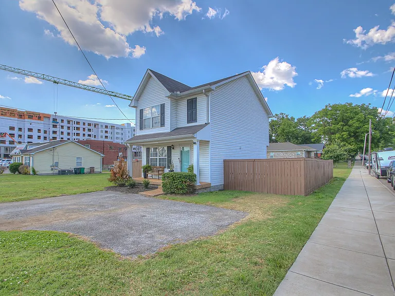111 Cleveland St — Photo 4