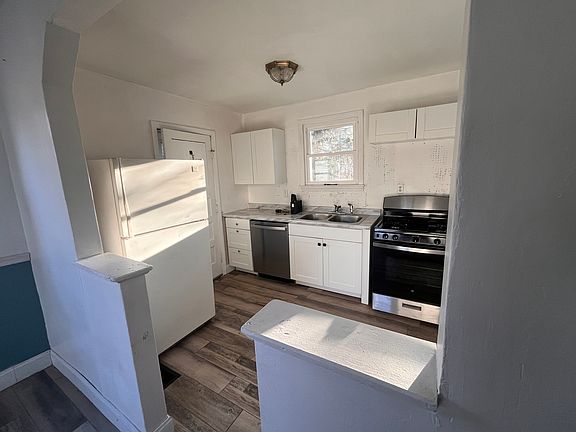 3rd image of 7950 Irvington Ave