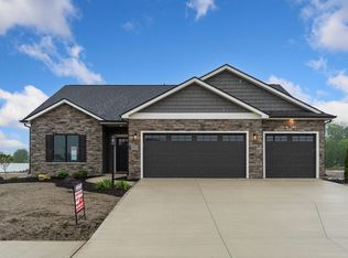 502 Caribou Xing, Auburn, IN 46706