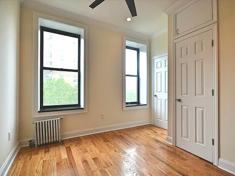 409 E 6th St #5A — Photo 3