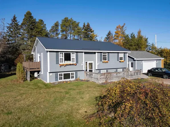 7 Burns Dr, Cumberland, NS B4H 3Y4