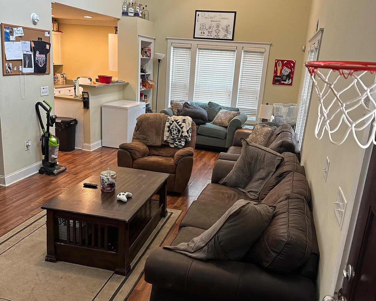 4 bed, 1754 sqft, $3,000 — Photo 1