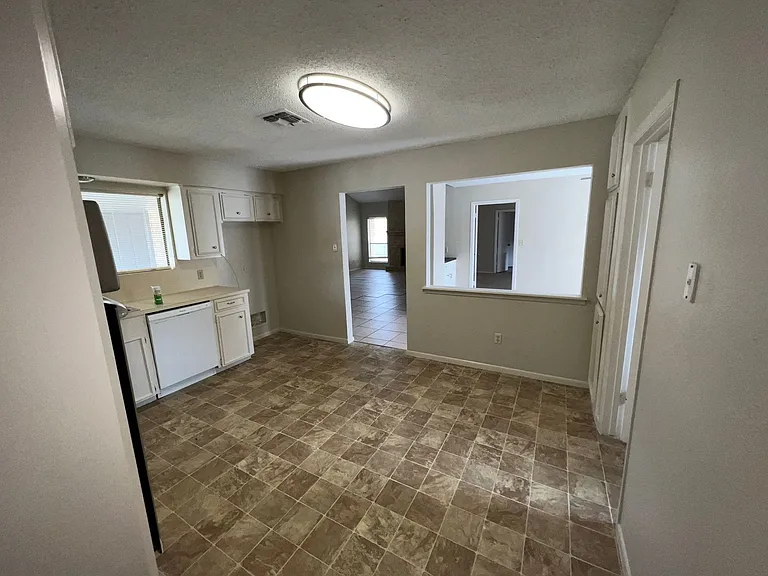 4929 High Meadow Dr — Photo 6