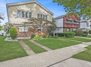 16035 85th St, Howard Beach, NY 11414