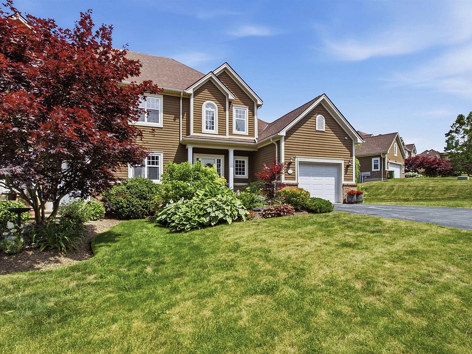 1st image of 40 Greenside Ln