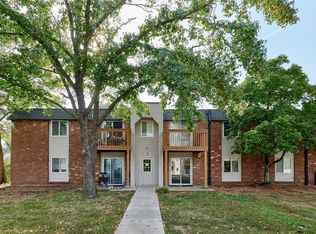 5762 Westphalia Ln APT C, Saint Louis, MO