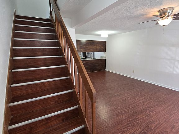 5th image of 2218 Timberwood Cir N