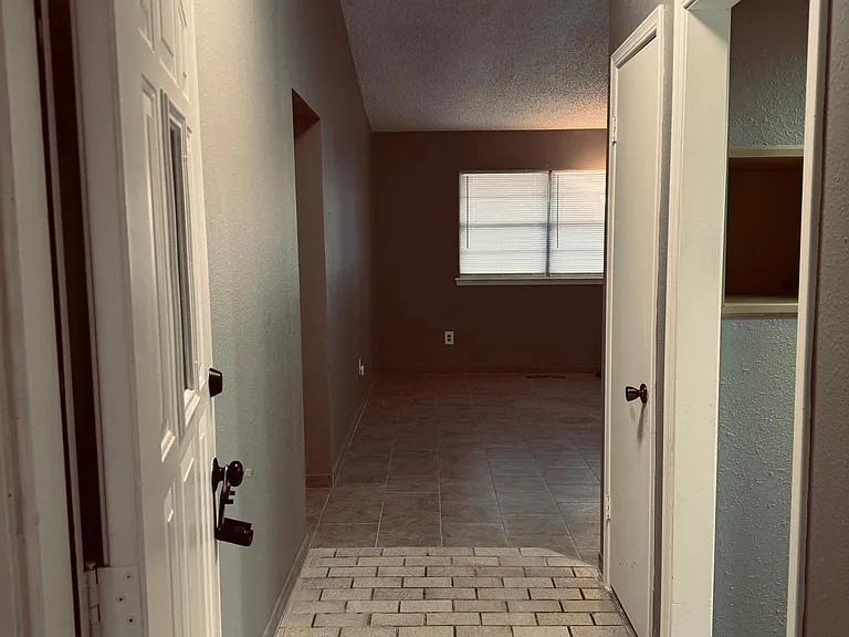 2305 Crystal Dr — Photo 3
