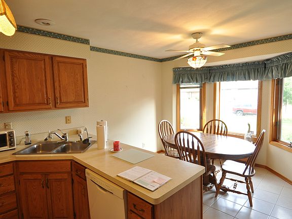 3rd image of 6826 Redansa Dr #2A