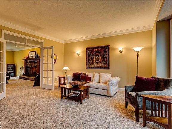 4th image of 38285 McDowell Dr