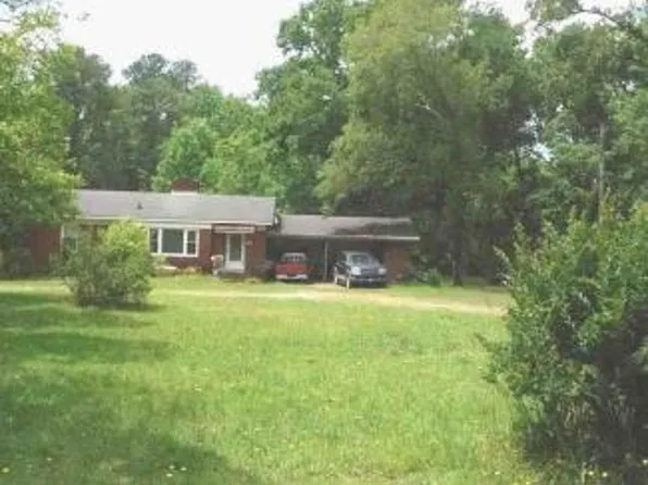 2118 Carthage St, Sanford, NC 27330