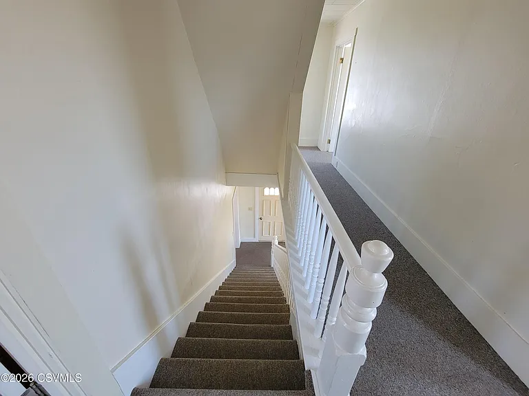 995 Center Ave — Photo 18