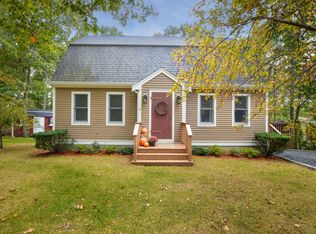 11 Deer Hollow Rd, Forestdale, MA 02644