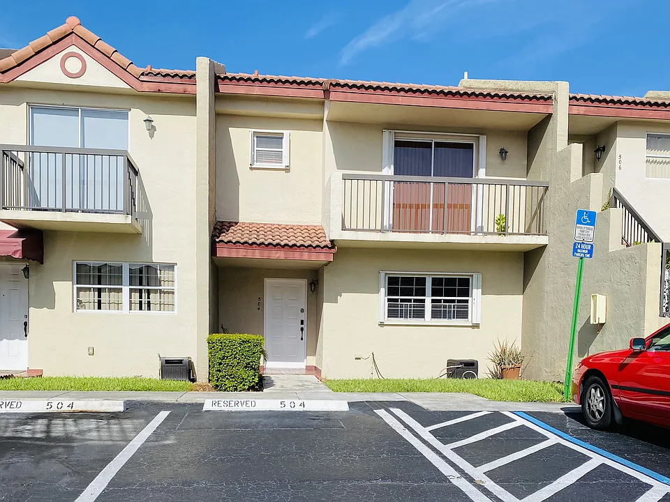 6410 SW 130th Ave #504
