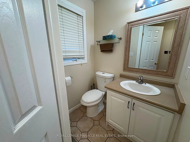 60 Everglade Cres — Photo 13
