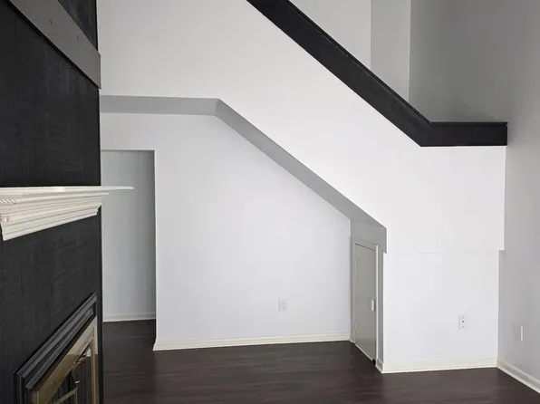 563 Ayrshire Way APT G, Newport News, VA 23602