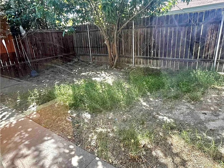 1955 E Devonshire Ave #1955 — Photo 6