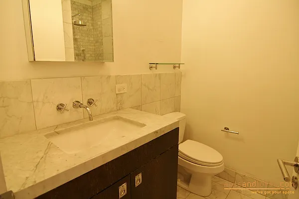 Rented by aptsandlofts.com | media 15