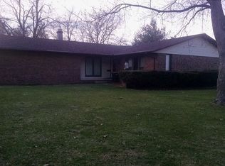 607 Pinkston Dr, Moweaqua, IL 62550