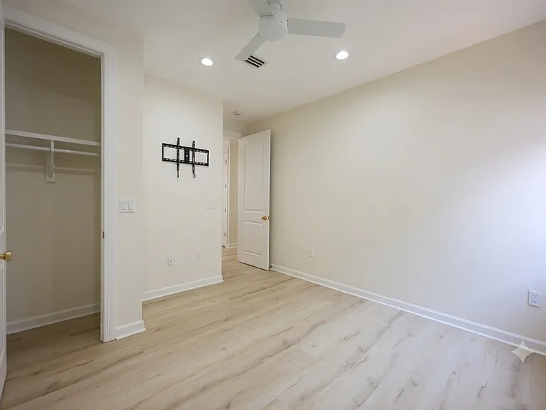 174 S Zander Way — Photo 11