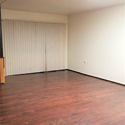 3rd image of 58 W Bonomo Dr