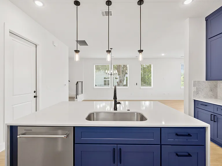 1608 Kit Cir — Photo 11