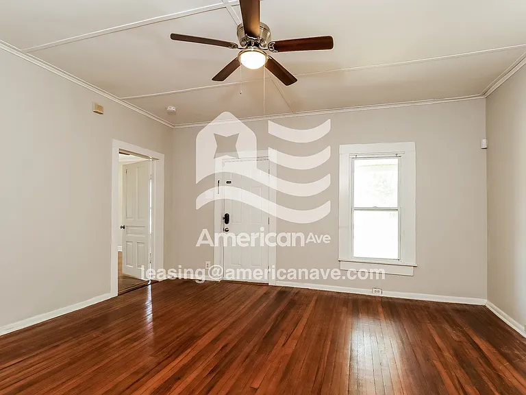 12255_003_living_room_13990983.jpg
