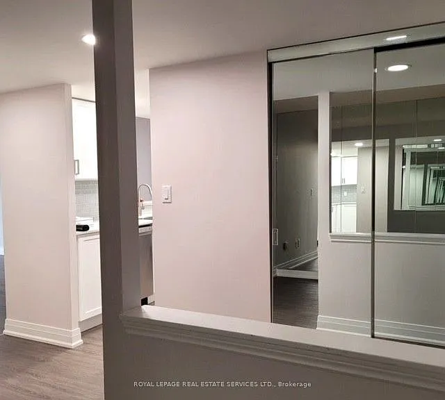 225 Davenport Rd #204 — Photo 7