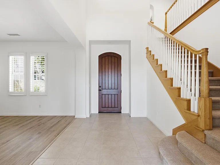 40 Paseo Lerida — Photo 6