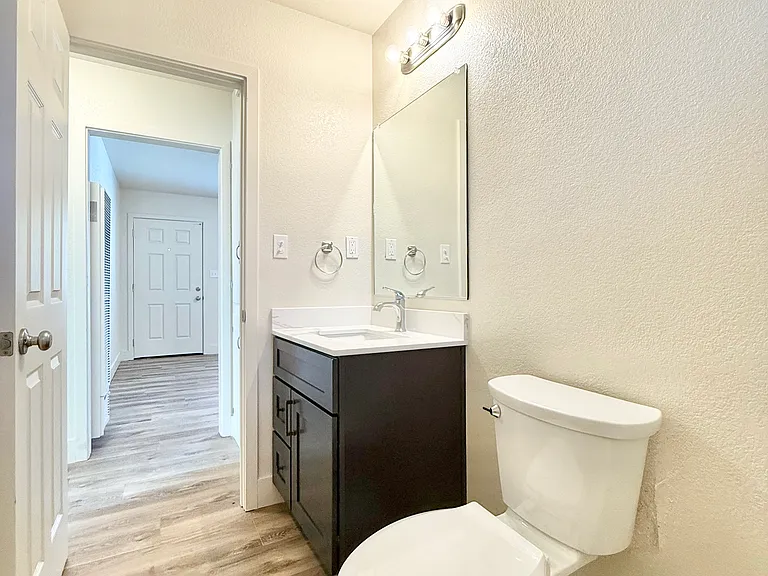 231 S Veach Ave — Photo 9