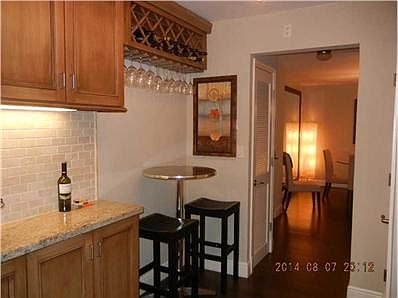 3rd image of 600 Biltmore Way APT 805