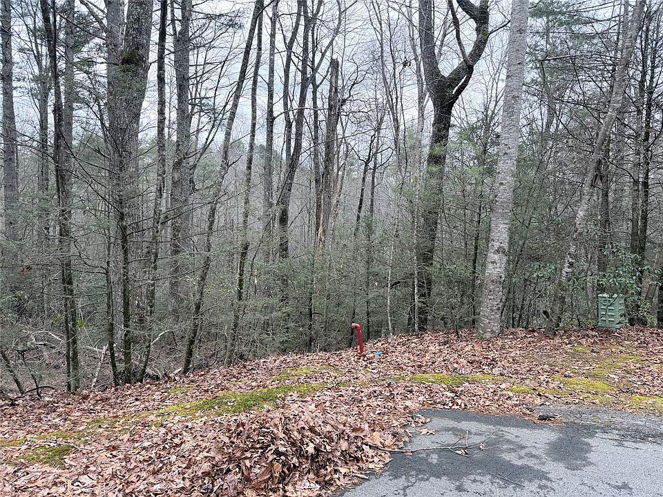 1st image of 11 Mountain Laurel Court