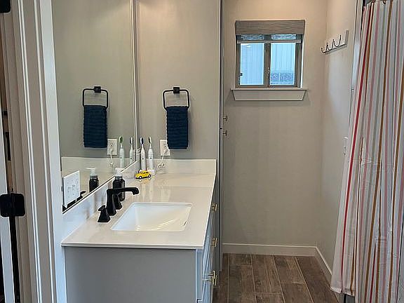 5th image of 3800 Richards Way NE