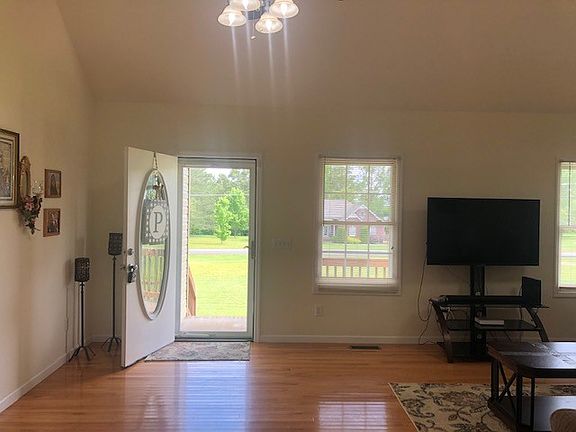 2nd image of 58 Royal Oak Dr